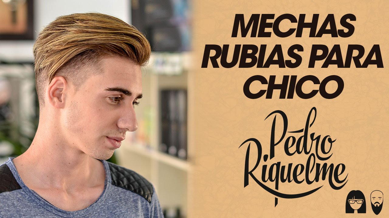 Mechas rubias para chico y corte degradado con tupé.