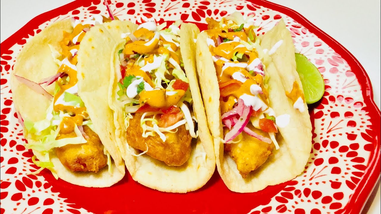 TACOS DE PESCADO CAPEADO (REBOSADO) Y SALSAS