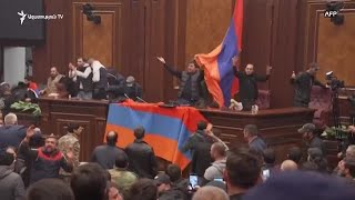 Протестующие захватили здание парламента Армении