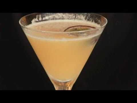 how-to-mix-a-passion-fruit-martini-cocktail