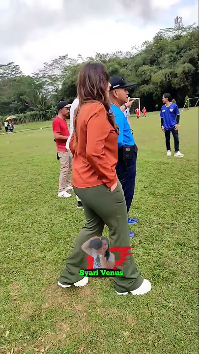 NAFA URBACH SIAP-SIAP MAU IKUT MENENDANG BOLA