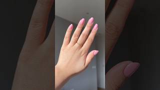 Guava in 3… 2… 1… Shade featured: Guava stick-on gel nails. #stickonnails #summernails #pinknails