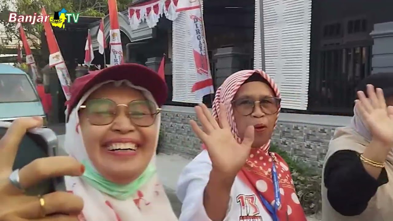 SEKRETARIS KELURAHAN PEMURUS LUAR APRESIASI KEKOMPAKAN WARGA