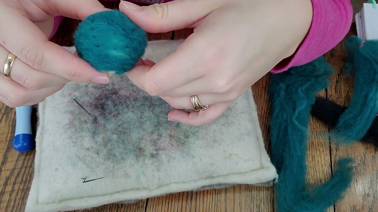 How to add Colored Wool to Core Wool - Needle Felting 101 Tutorial -  Beginner Needle Felting 