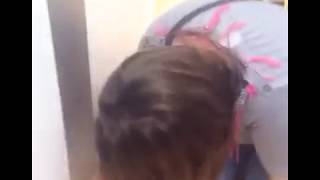 Mağaza Kabinine Girip, Kendini Içerden Kitleyen Asya Ve Annesinin Dramı