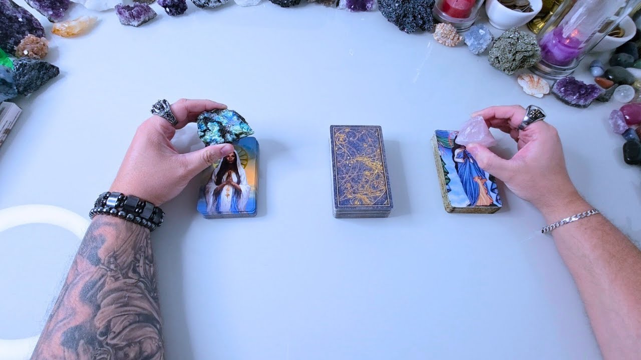 Como Ele(a) Está Em Relação a Mim No Dia De Hoje Tarot? Vai Me Procurar Tarot?