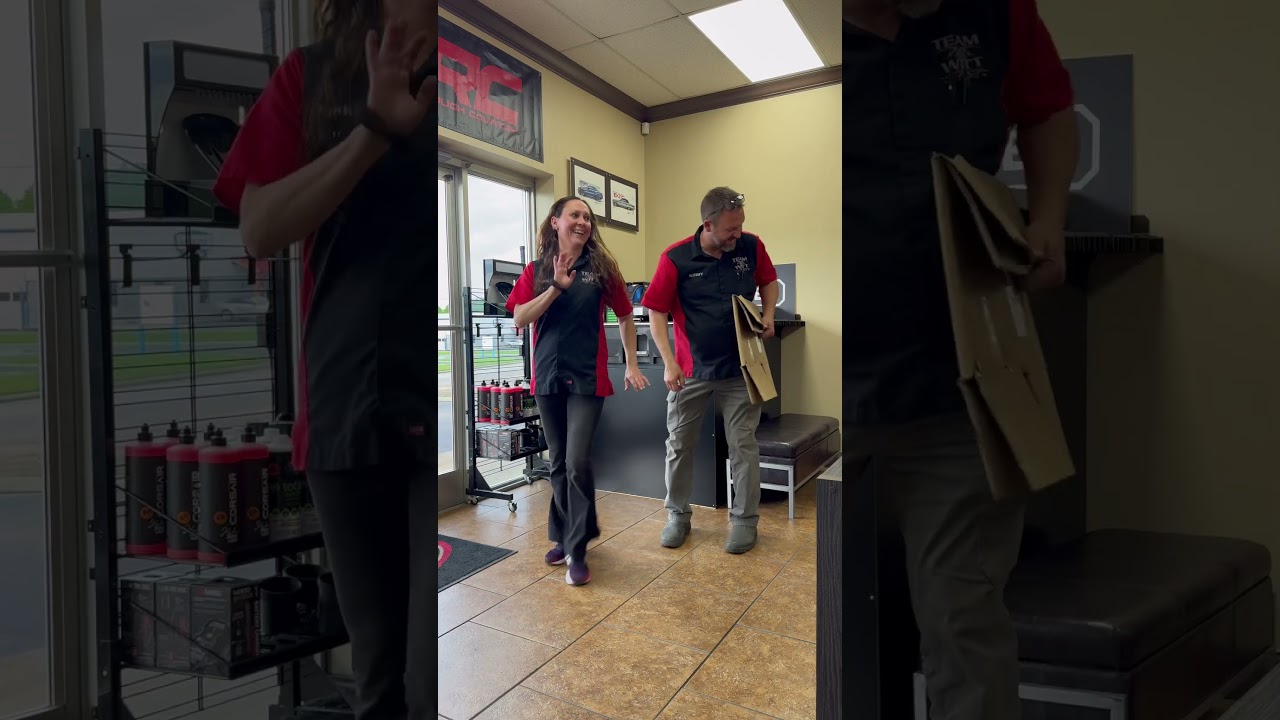 Kirby almost free fell!! 😅🥰 Happy Friday Everyone!! 🥳🥳