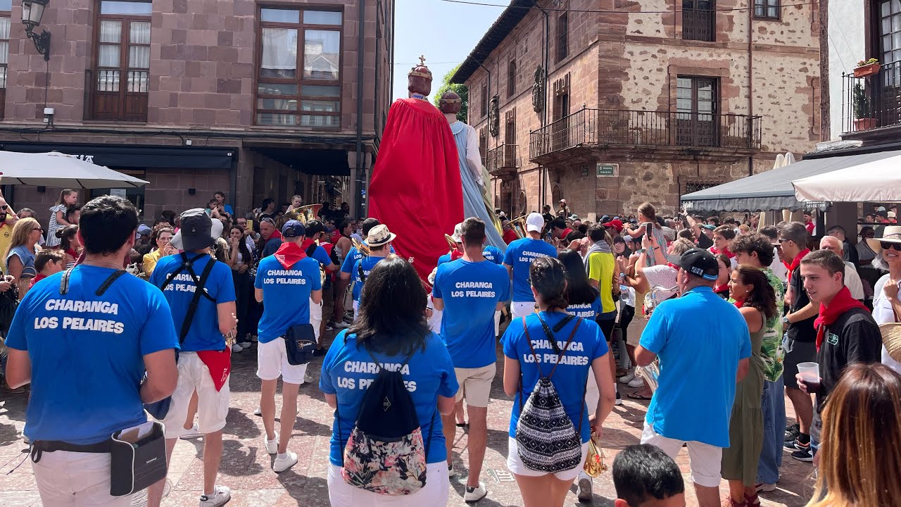 FIESTAS DE EZCARAY 2023 GIGANTES, CABEZUDOS Y CHARANGA LOS PELAIRES