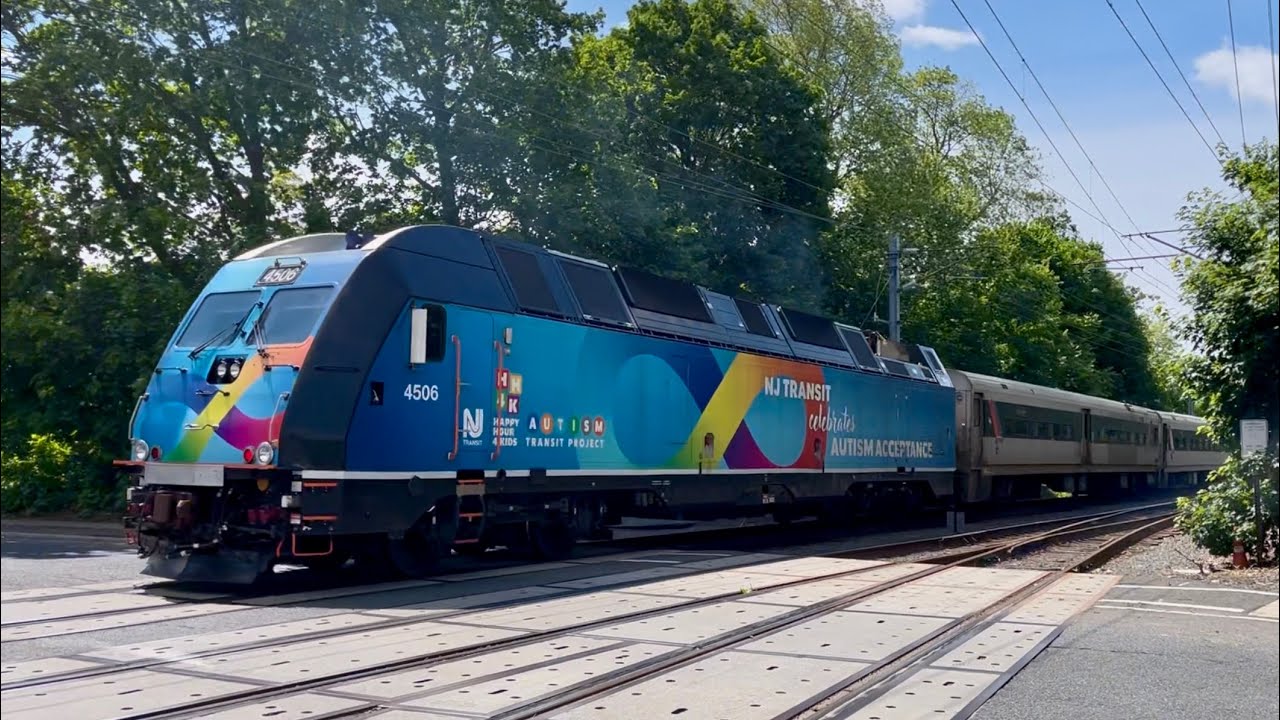 NJ Transit ALP-45DP #4506 (Autism Acceptance) NJCL Train 4729 Long