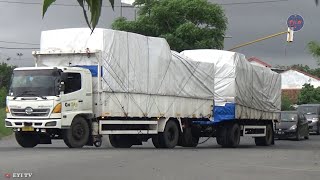 TRUK GANDENG HINO TRUCK TRAILER TRUK KONTAINER TRUK TRONTON HINO500 FUSO FIGHTER DI JALINGKUT TEGAL