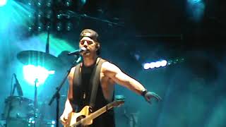 Video thumbnail of "Kip Moore -  Separate Ways @ Country USA 2018"