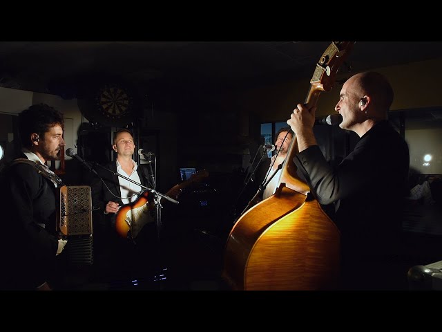 Spontus - La fille et le lapin - (Rond de St Vincent)