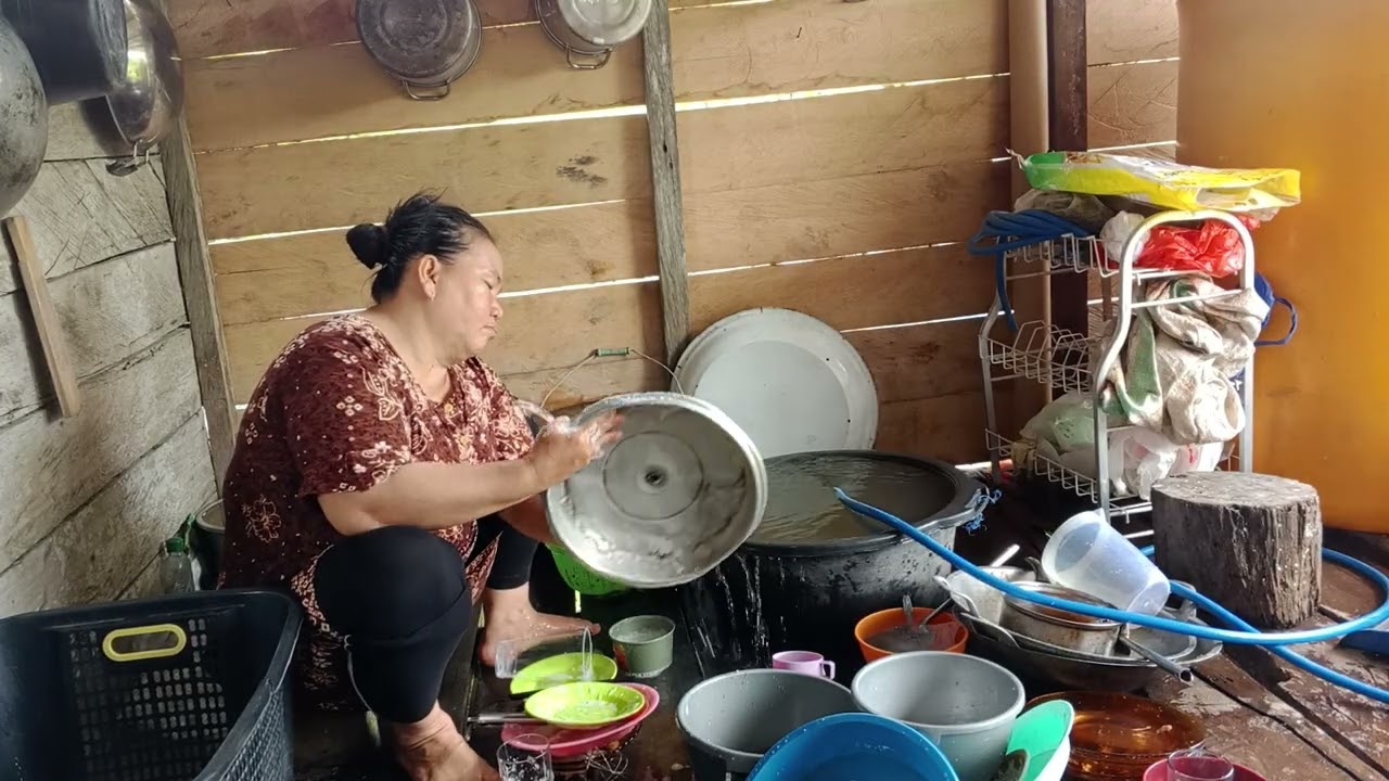 KEGIATANKU DI RUMAH DI SIANG HARI