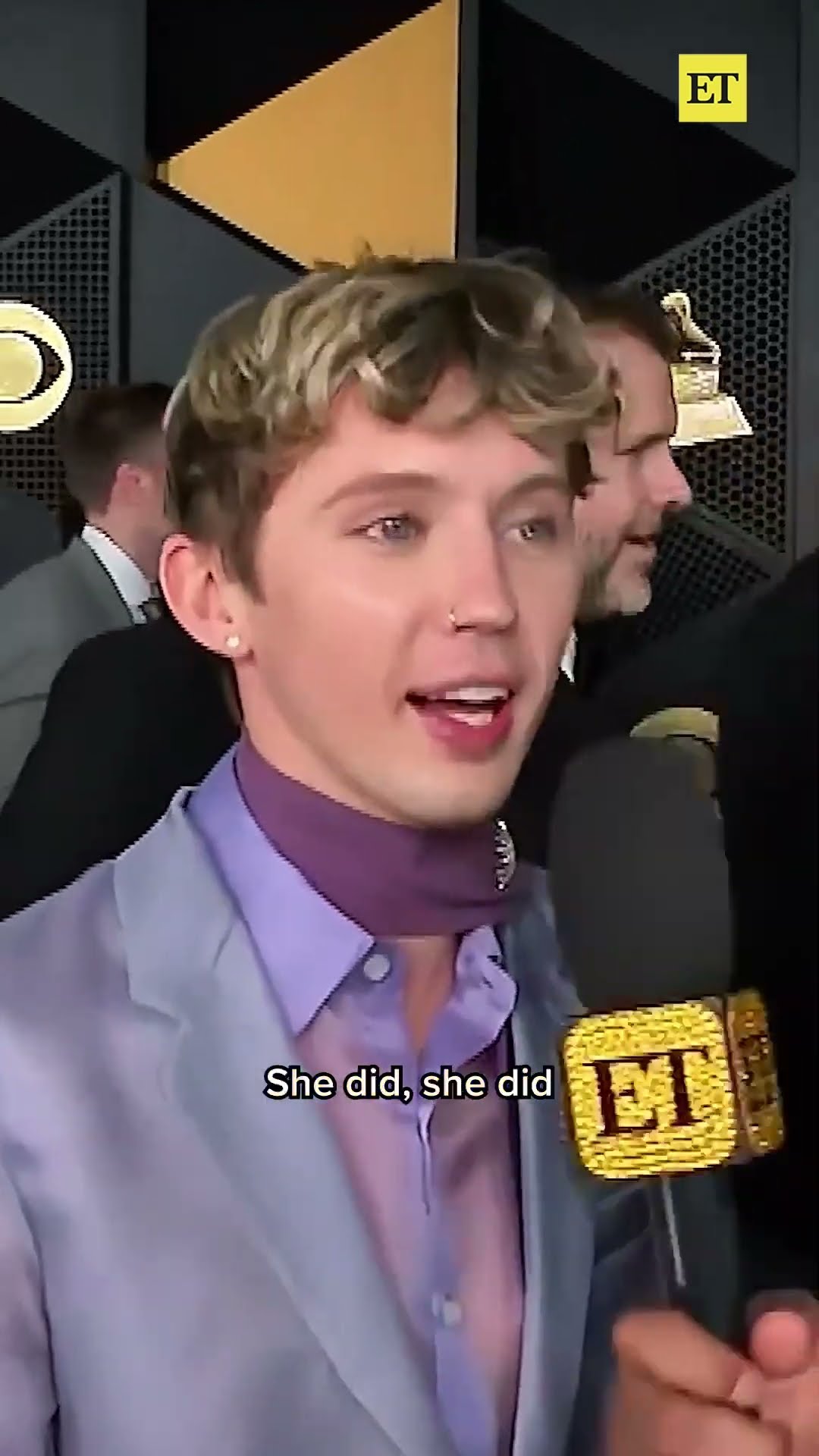 Troye Sivan reacts to losing a #GRAMMY to his bestie Charli XCX ?