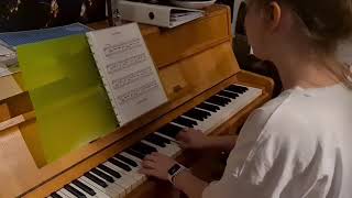 Meine Tochter am Klavier spielen