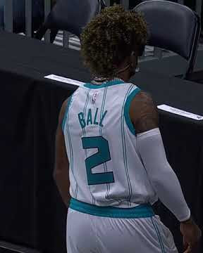 Hornets unveil 'CLT' jersey, giving nod to Charlotte's financial