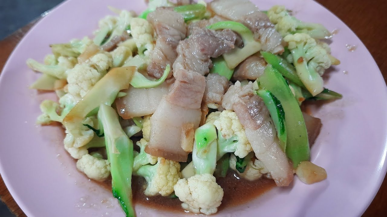 หมูสามชั้นผัดดอกกระหล่ำ