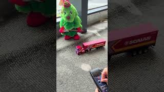 A little mishap with 1/64 scale rc container truck,it's so funny!#rcmodel #rctruck #minitruck #toy