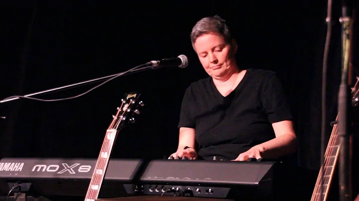 MVI 3467 " SMILE LIKE ME "  SONG FOR DONNA MEL FAR...