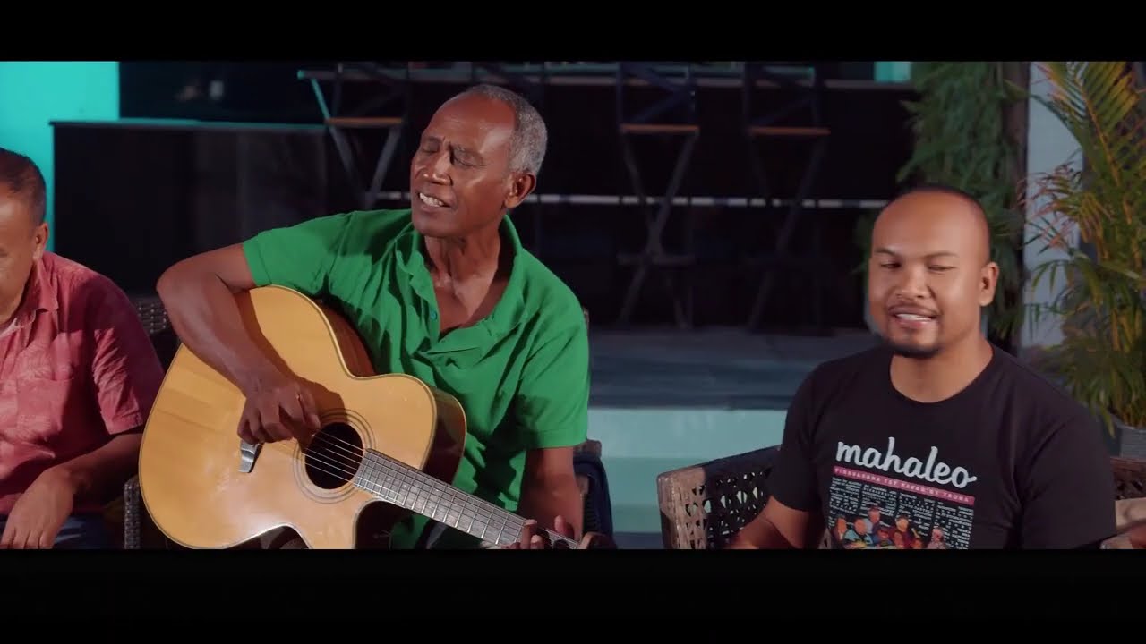 Revy MAHALEO - Medley