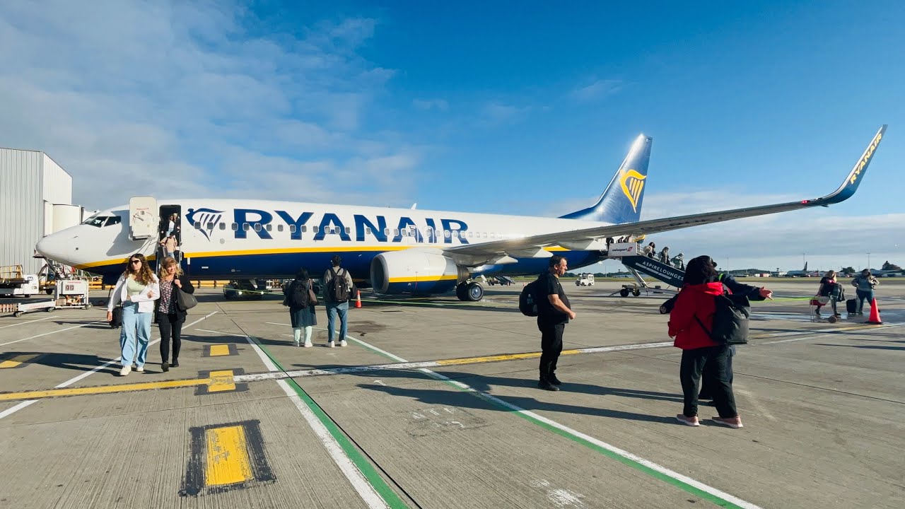 TRIPREPORT | Ryanair UK (Non-Priority) | London Stansted - Edinburgh | Boeing 737-8AS