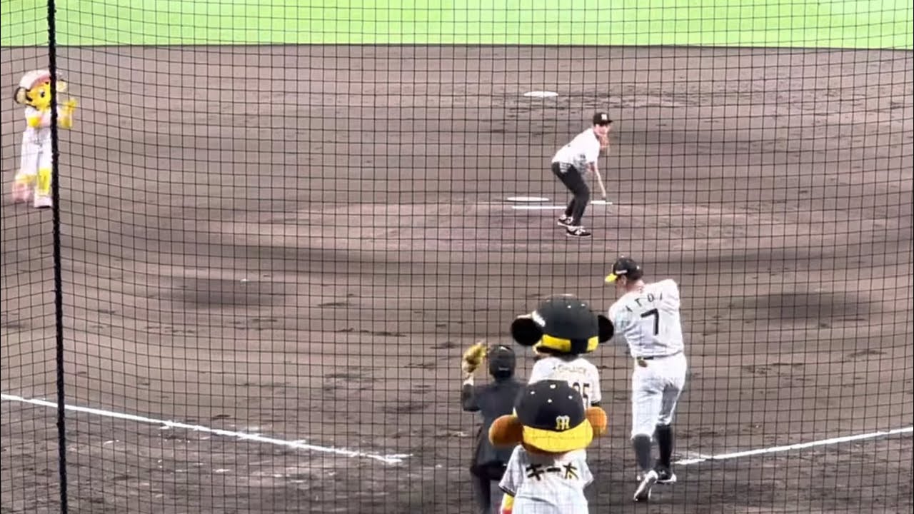 サプライズ 糸井嘉男始球式 阪神vs広島 22年9月21日 阪神タイガース 糸井嘉男 広島カープ Youtube