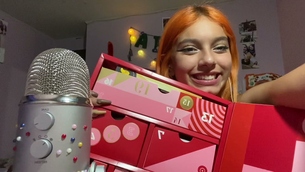 ASMR CALENDARIO DE ADVIENTO DBS| TAPPING Y SUSURROS| SOFIWI