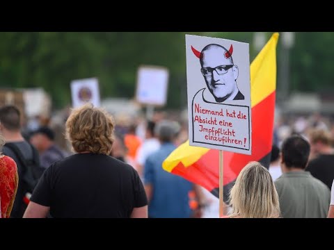 Protest gegen Anti-Corona-Strategie in Stuttgart