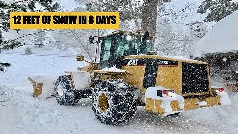 PLOWING SNOW IN A BLIZZARD! Lake Tahoe, California - CAT 938G