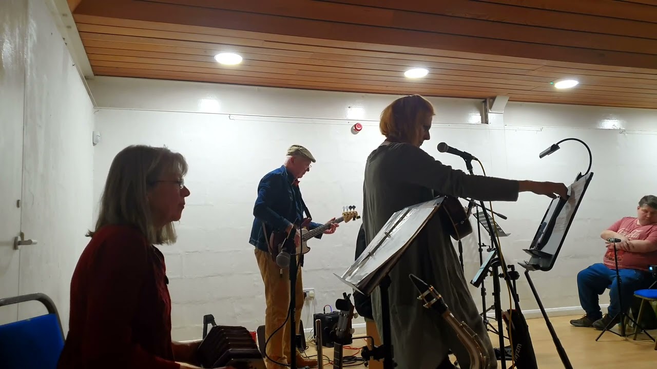 PADDY MCGINTY'S GOAT & CAPTAIN PUGWASH, performed by The Pilferers