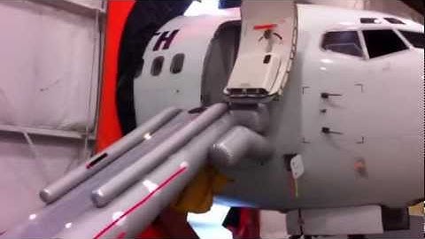 Awesome 737 Emergency Escape Slide Deployment!