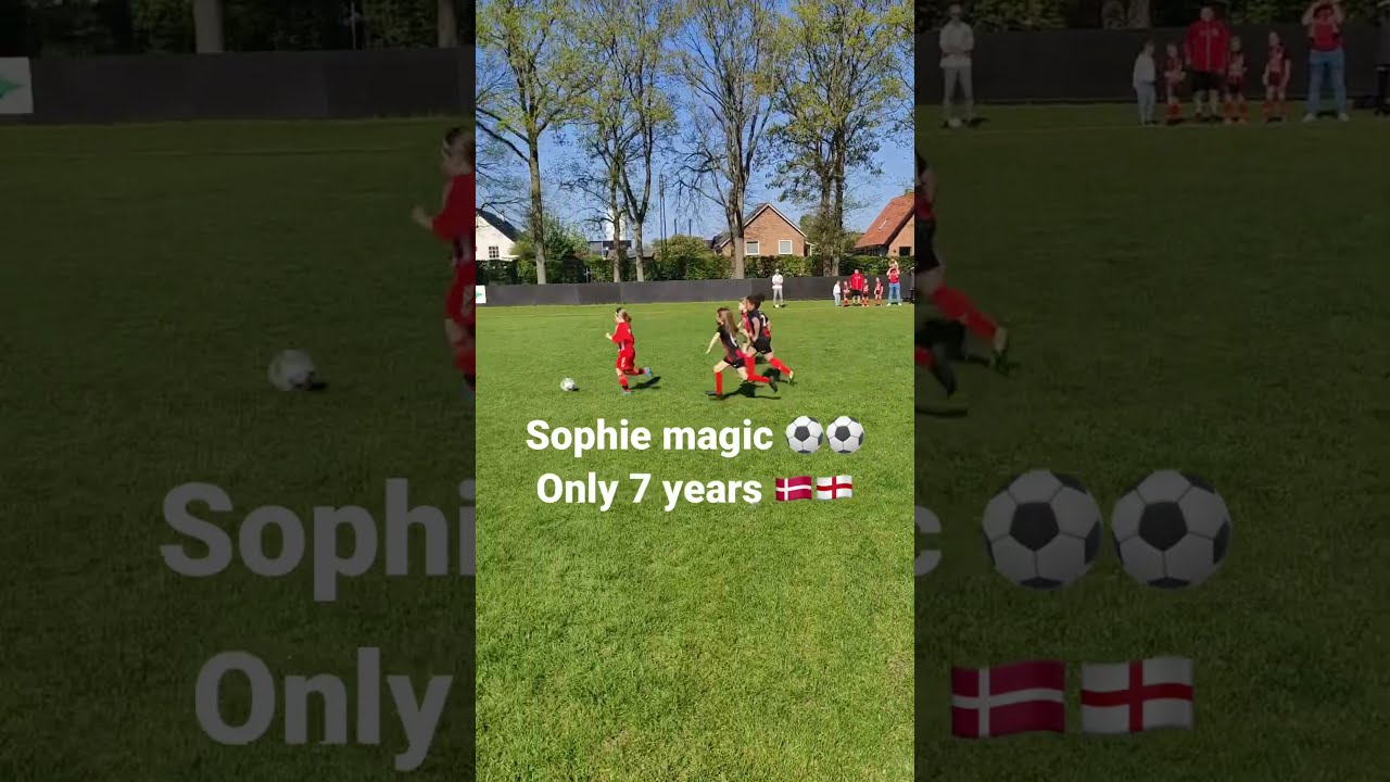 Phenomenal Footwork A 7 Year Old Girl Soccer Sensation Girlsfootball Football Footballskills