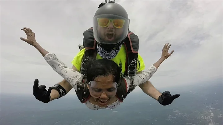 Minaxi Doshi Skydiving