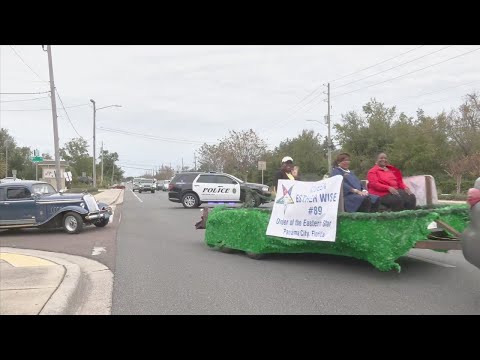 Alumni join together for Rosenwald High School Reunion parade