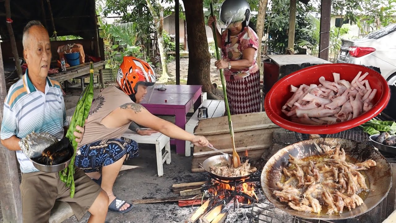 AKSI LUCU KUMANG JAWAI GORENG KAKI AYAM // CLAYPOT KAKI AYAM JADI LEMBUT PERMINTAAN BUJANG SIGAT…