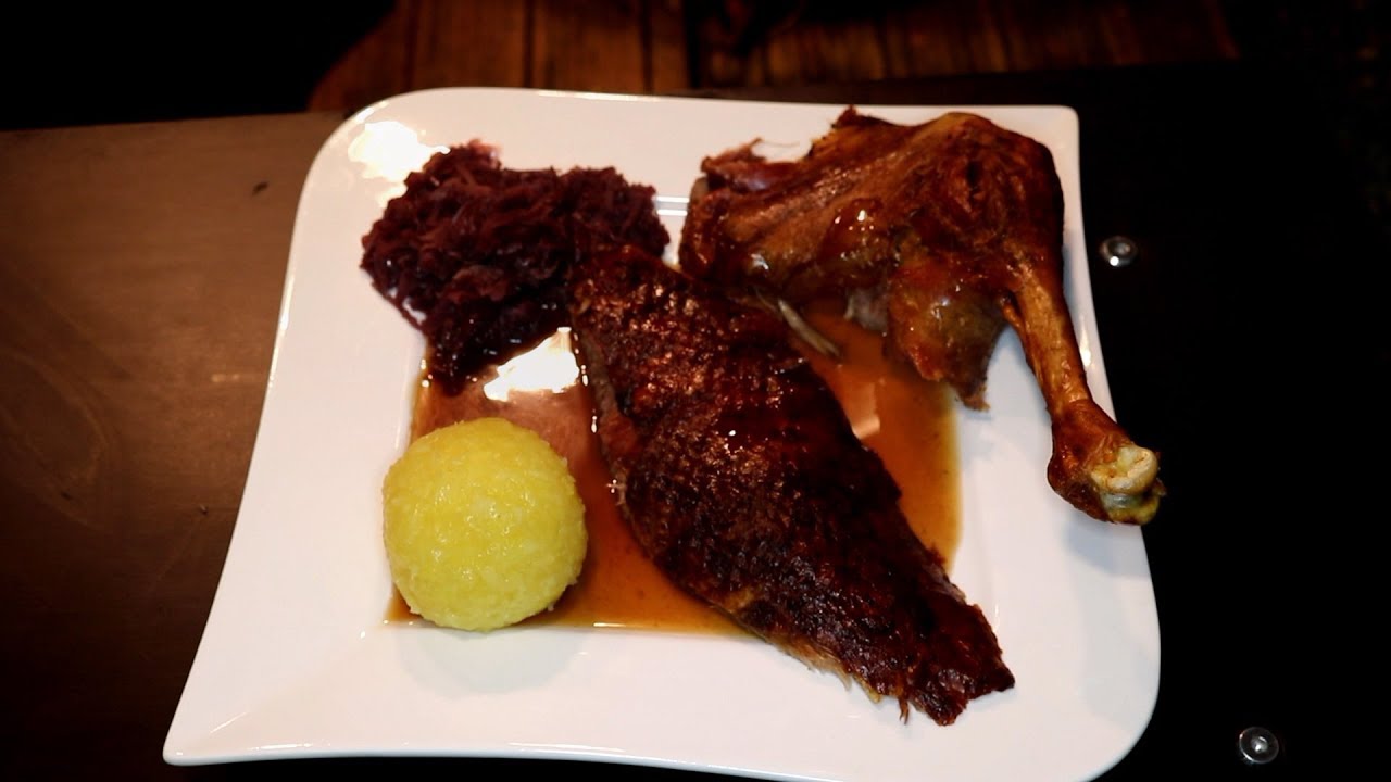 Weihnachtsgans im Kugelgrill gemacht