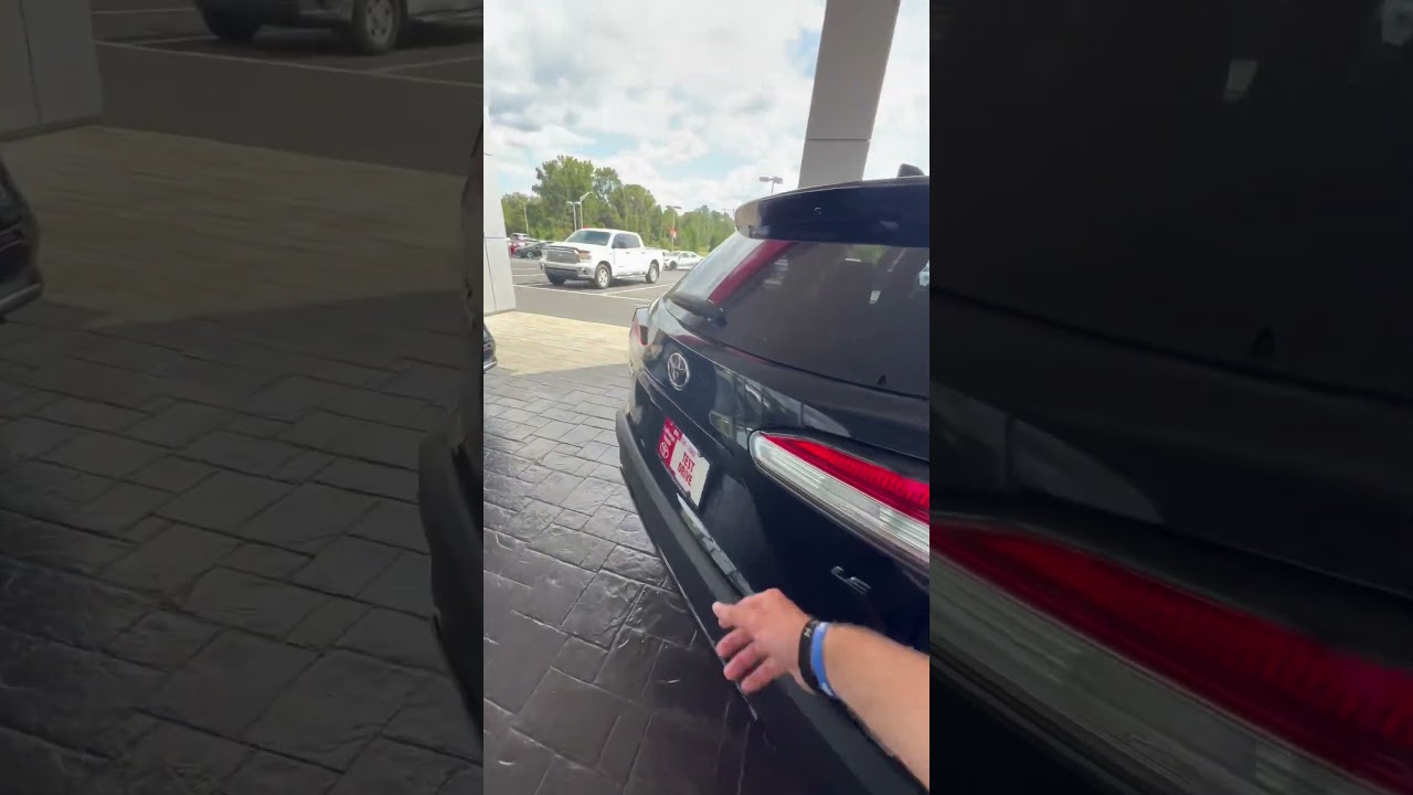 2024 Toyota Corolla Cross LE w/ Convenience Package! 