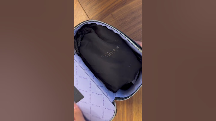 Take a peek inside the new Emirates amenity kits ✈️ #dubai #travel