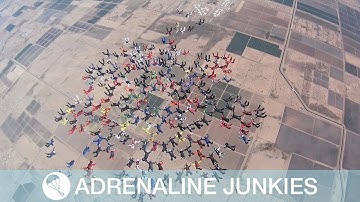 217 Skydivers Break World Record