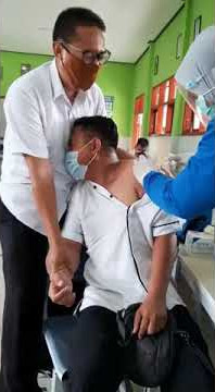 viral !!! takbir saat di suntik vaksin