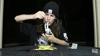 HALF GRAM DAB AT 1AM IN MY BACKYARD