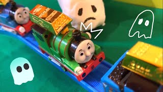 トーマス達がおばけ列車に追いかけられる！？きかんしゃトーマス おもちゃ アニメ パーシー エドワード カプセルプラレール Thomas and friends capsule plarail