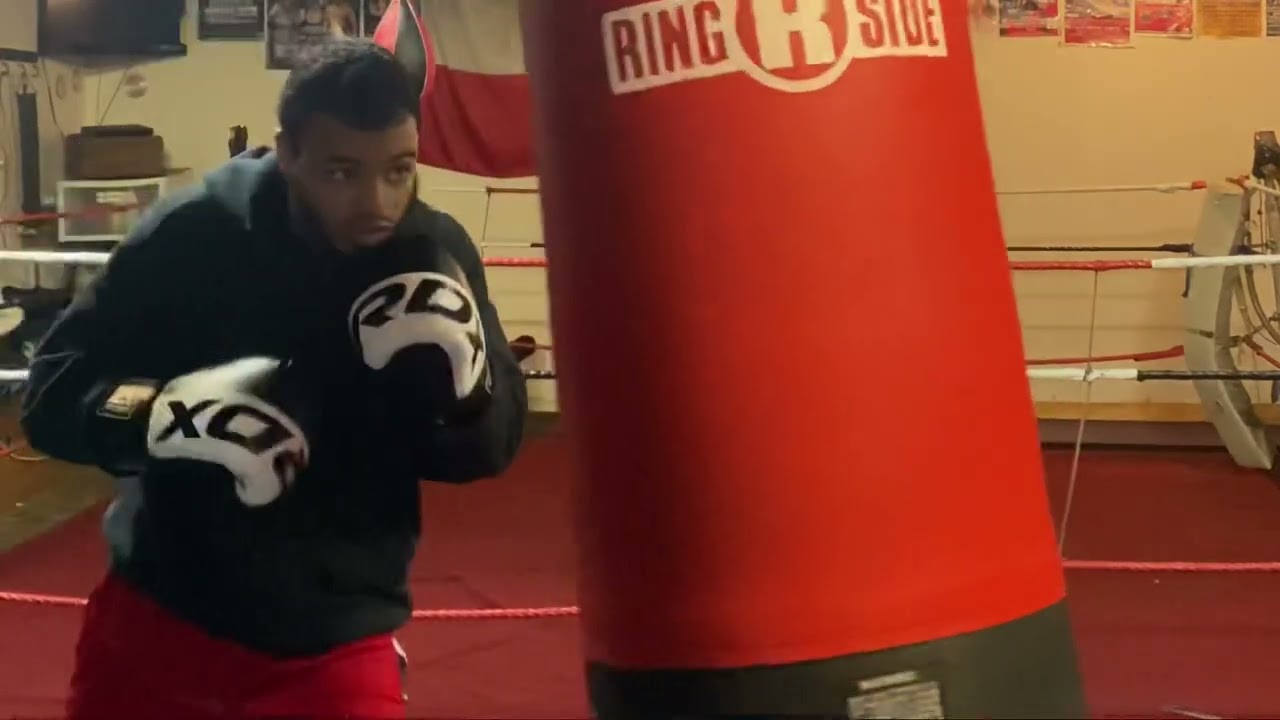Kobe El-Bey 4 minutes on the heavy bag @ Next Level Boxing Gym