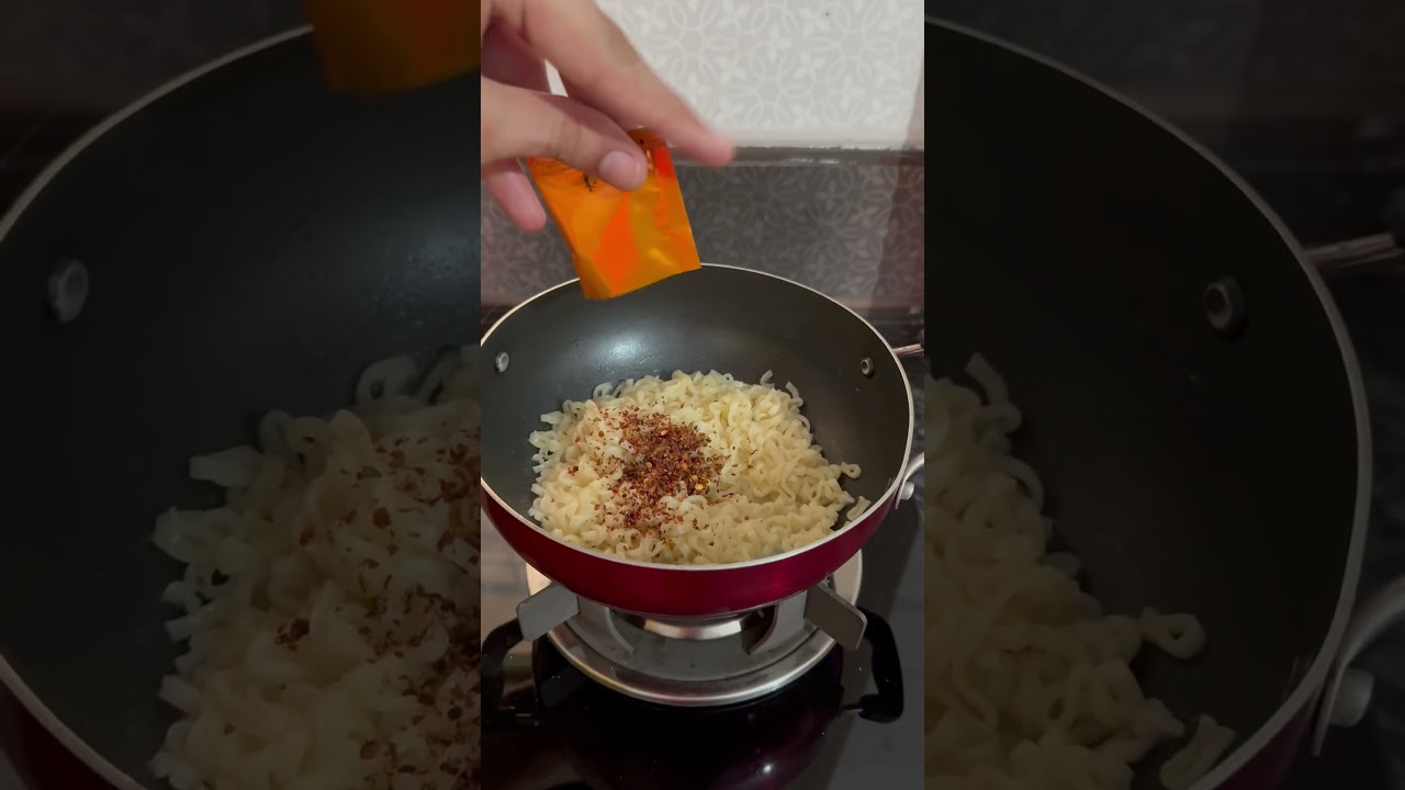 Too yumm Tom yum k bomb ramen 