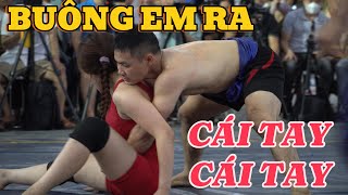 Nữ Vật nhau với Nam Nữ thắng , quá hay và mãn nhãn khán giả Mẫn Xá . Women's men wrestling.