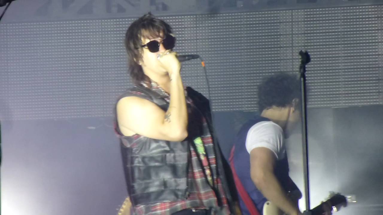 Watch the Strokes Cover the Clash's 'Clampdown' at Governors Ball - @Rolling Stone