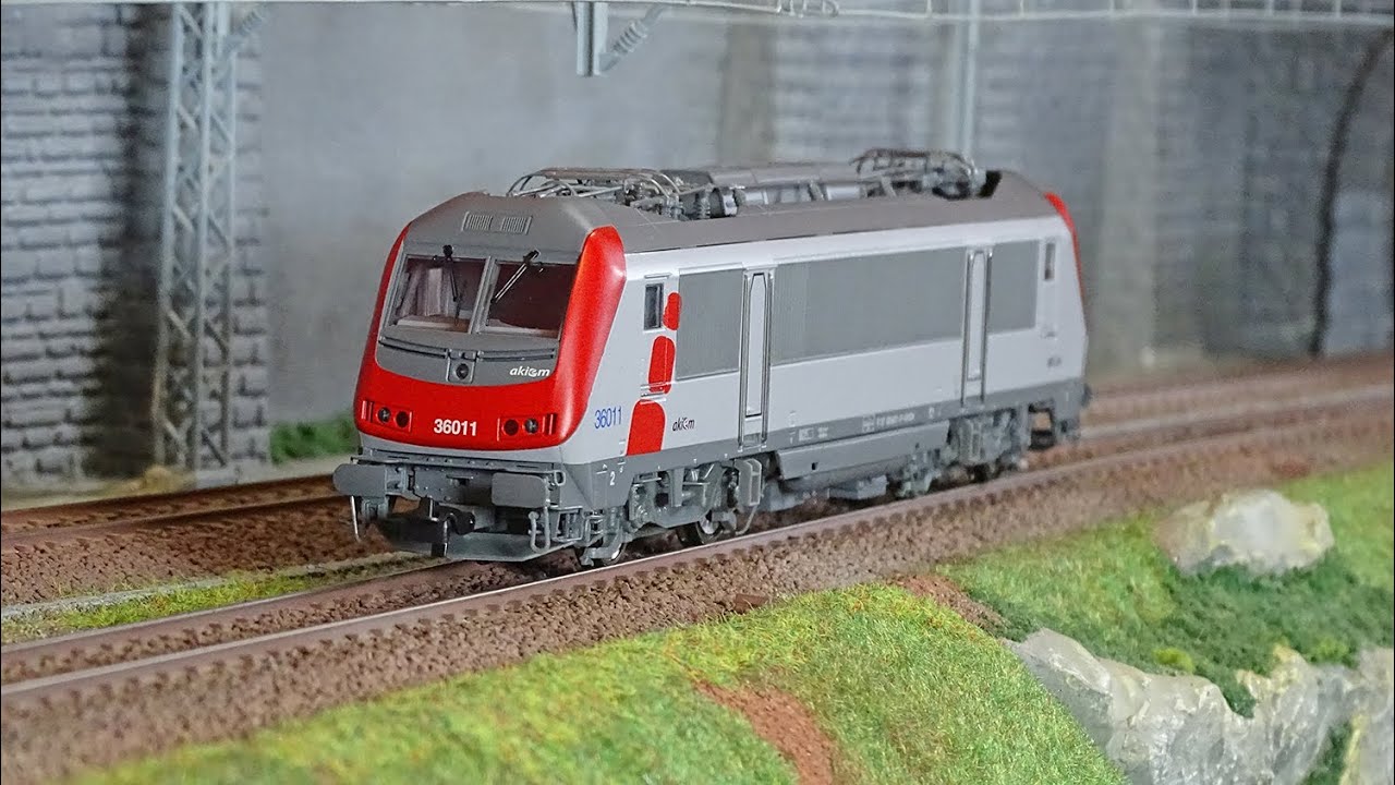 HO] : Locomotive électrique BB 36011, nouvelle livrée Akiem