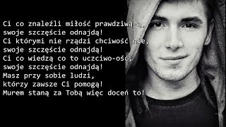 Video thumbnail of "Mesajah feat. Kamil Bednarek -Szukając szczęścia tekst"