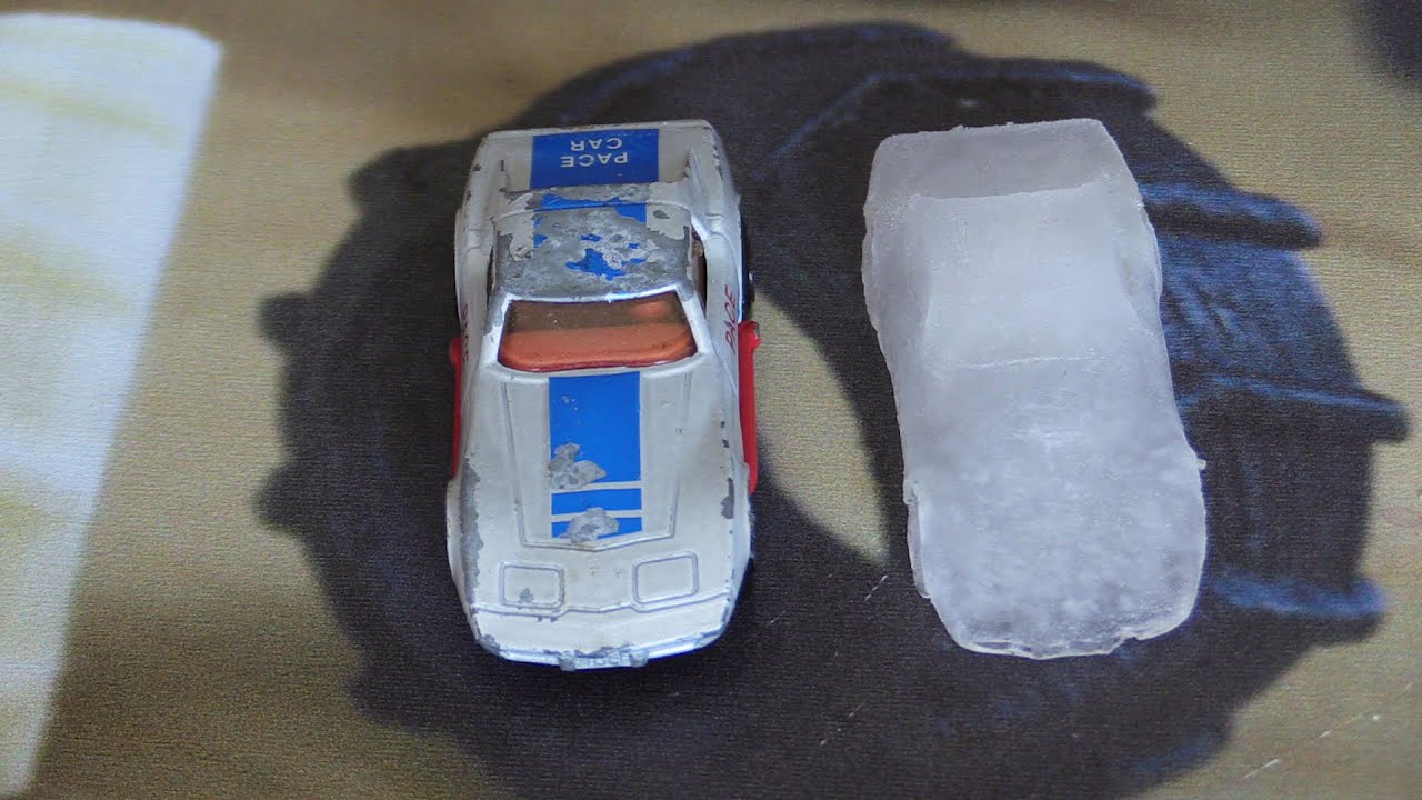 MAKING CUSTOM ICE CUBES  USING SILICONE FOR THE FIRST TIME 