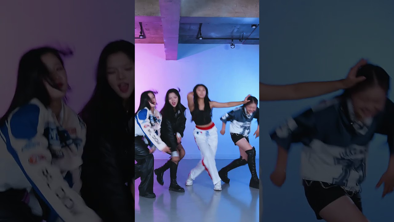 Cute mischievous girls 🤩